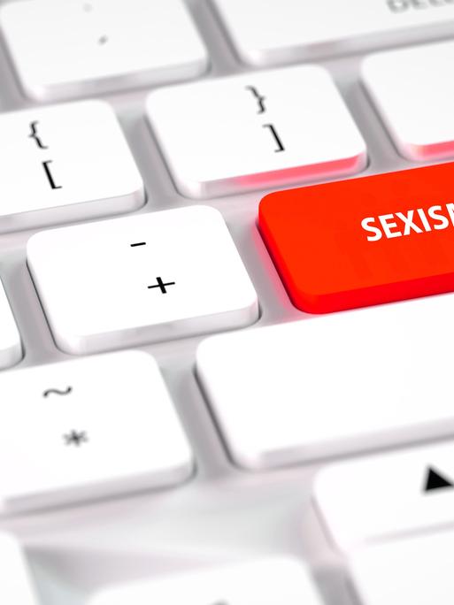 Weisse Computertastatur, belegte Sondertaste, Aufschrift, Sexismus