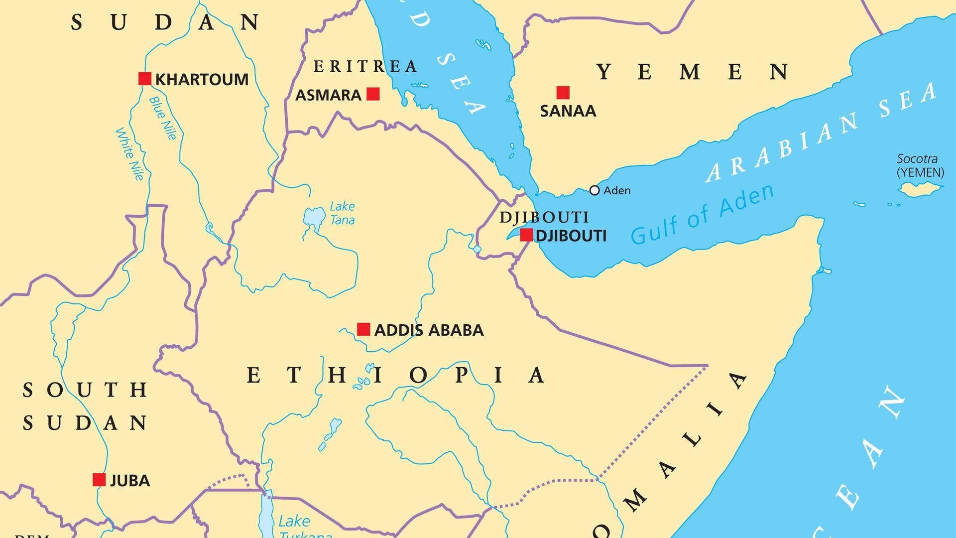 Karte der Region um das Horn von Afrika. Zu sehen sind unter anderem die Länder Somalia, Jemen, Äthiopien, Kenia. Die Landmassen sind in gelblich dargestellt, das Meer ist blau.