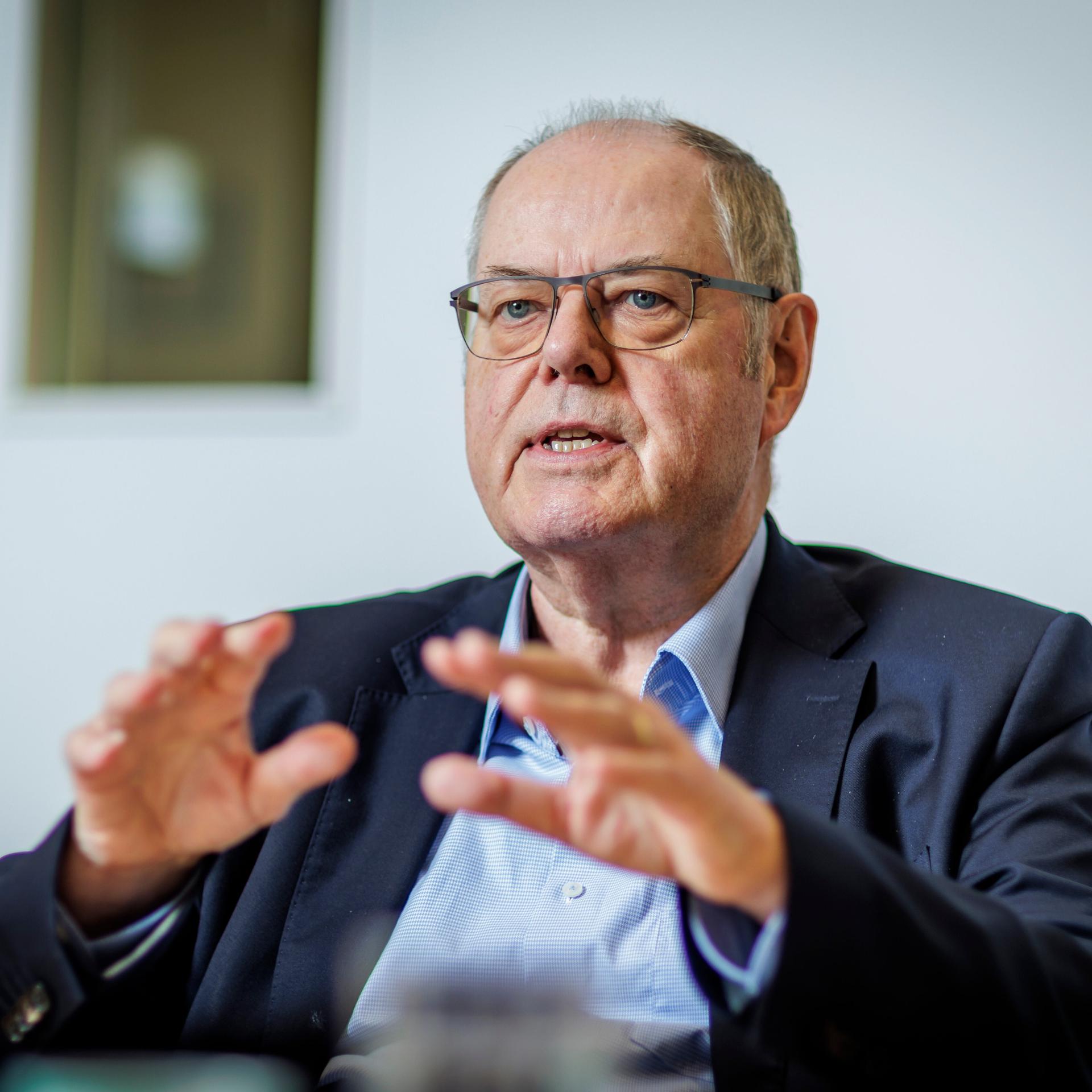 Peer Steinbrück - "Die Menschen wollen wissen: Wo will die Politik mit mir hin?" episode artwork