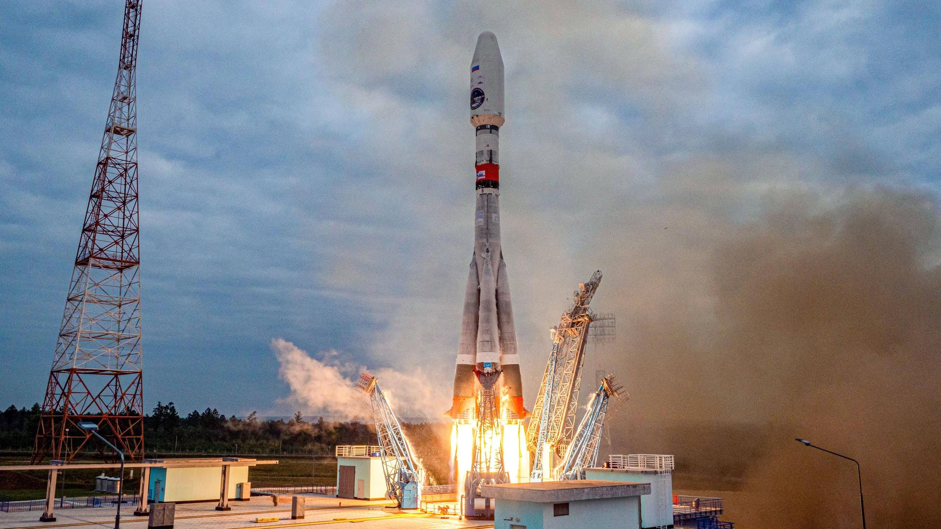 Eine russische Raumsonde vor dem Start.