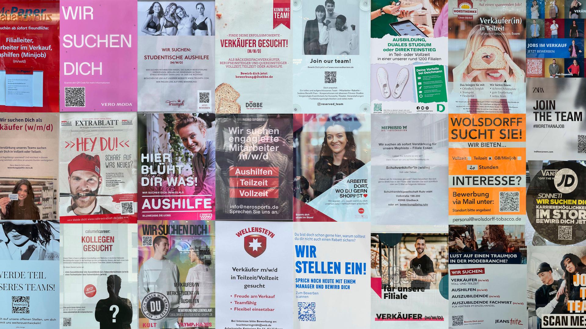 25 Poster, 25 Posten: Suche nach Mitarbeiterinnen mit Plakaten in der Essener Innenstadt.