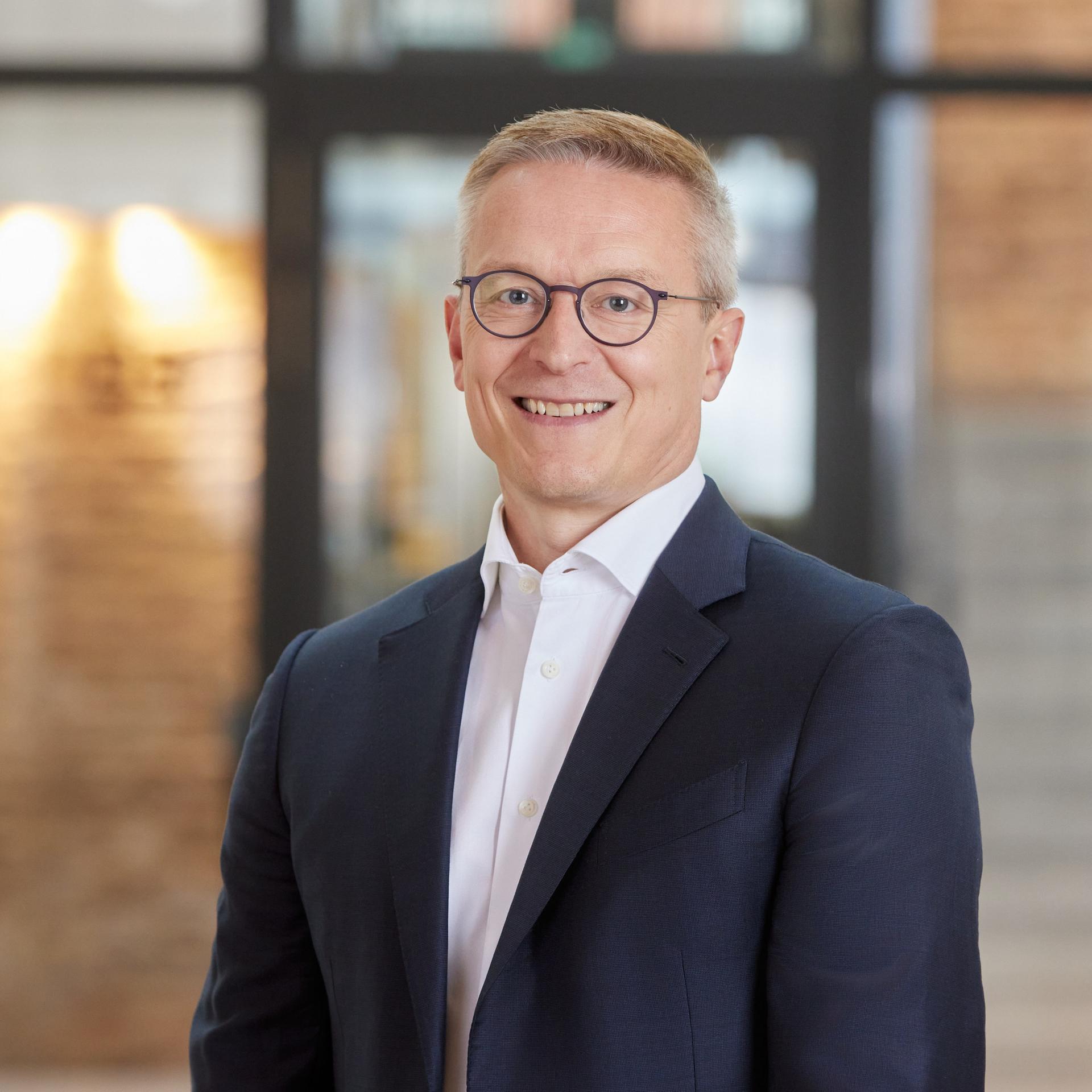 Social-Media-Nutzung - Digitalminister Wildberger offen für Altersgrenze
