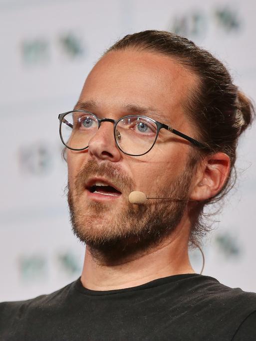 Arne Semsrott bei der Digitalmesse Re:publica im Mai 2026