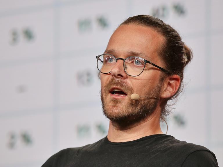 Arne Semsrott bei der Digitalmesse Re:publica im Mai 2026