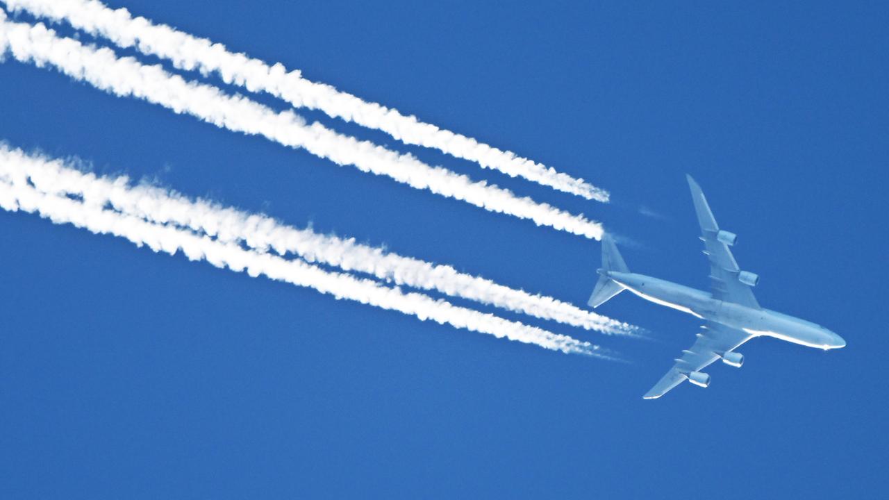 Flugzeug im Sinkflug