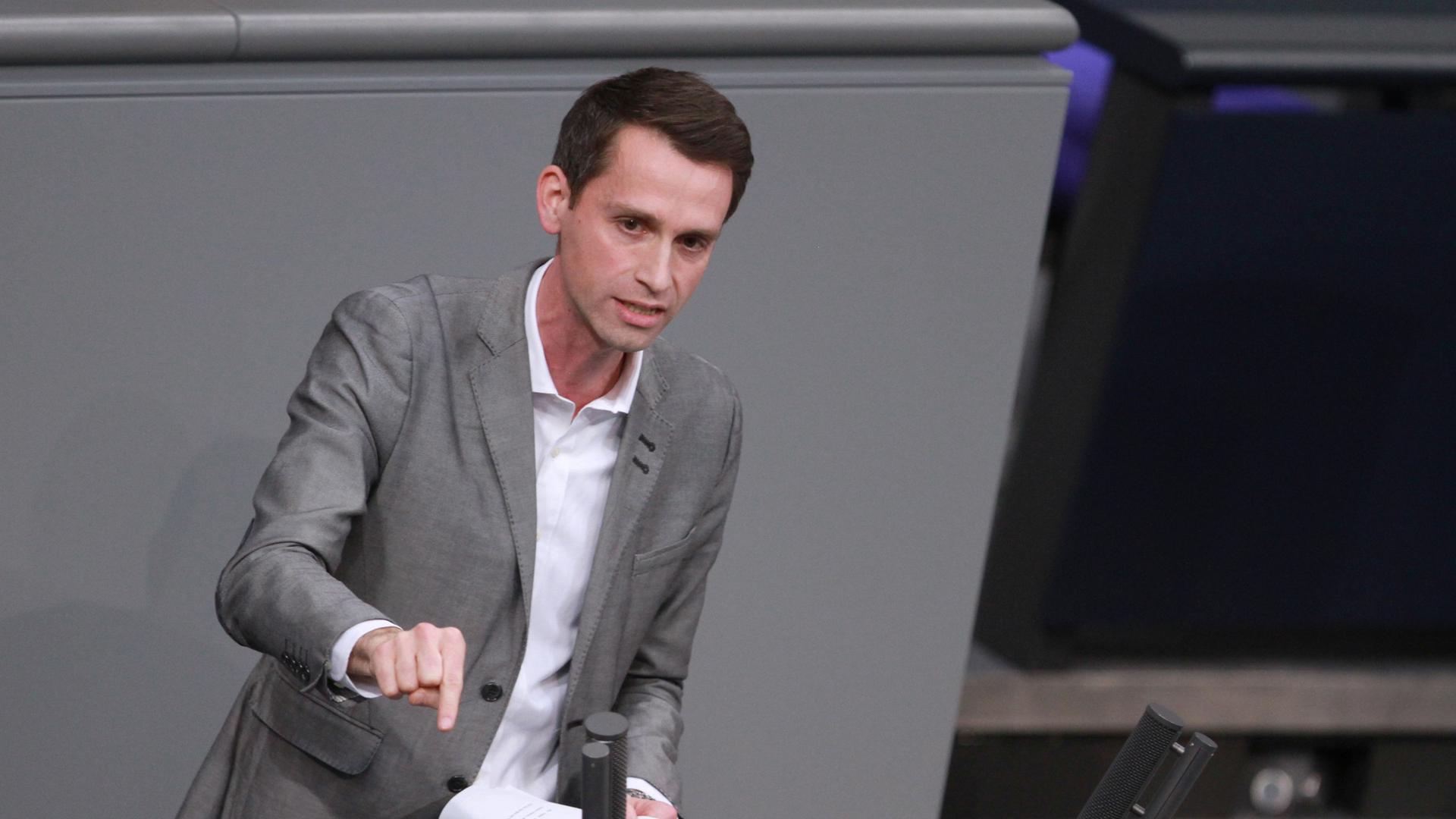 Andreas Audretsch hält eine Rede im Bundestag