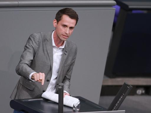Andreas Audretsch hält eine Rede im Bundestag