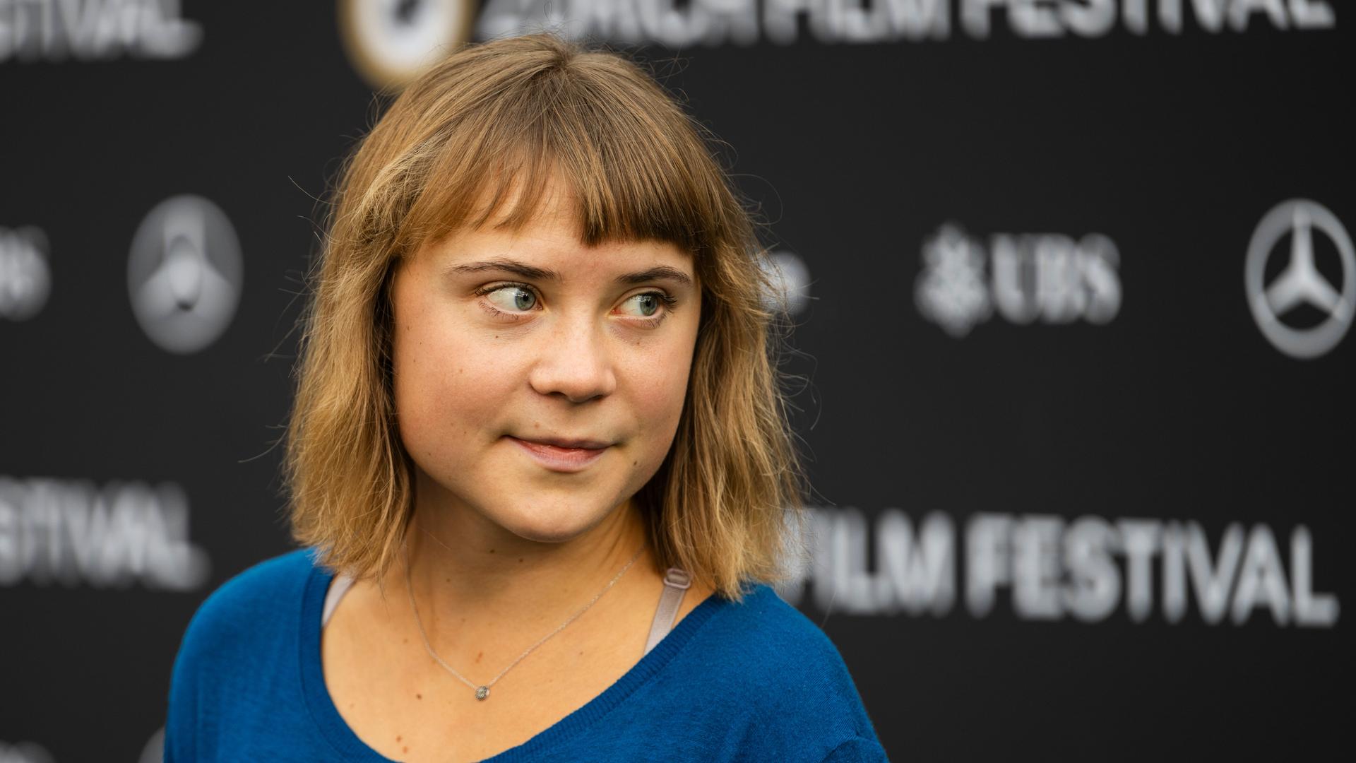 Die schwedische Aktivistin Greta Thunberg auf dem Grünen Teppich während des 22. Zürcher Filmfestivals (ZFF) in Zürich. Die schwedische Aktivistin Greta Thunberg auf dem Grünen Teppich während des 22. Zürcher Filmfestivals (ZFF) in Zürich.