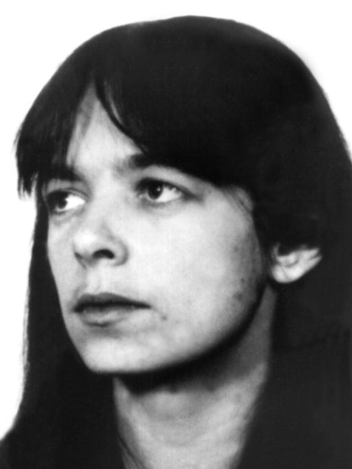 Polizeifoto von Daniela Klette (Bild von 1989), die mit Haftbefehl gesucht wurde.