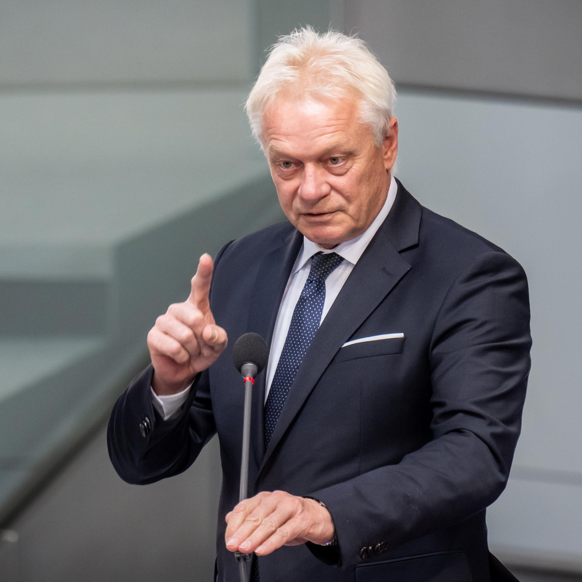 Befragung im Bundestag - Innenminister Dobrindt po