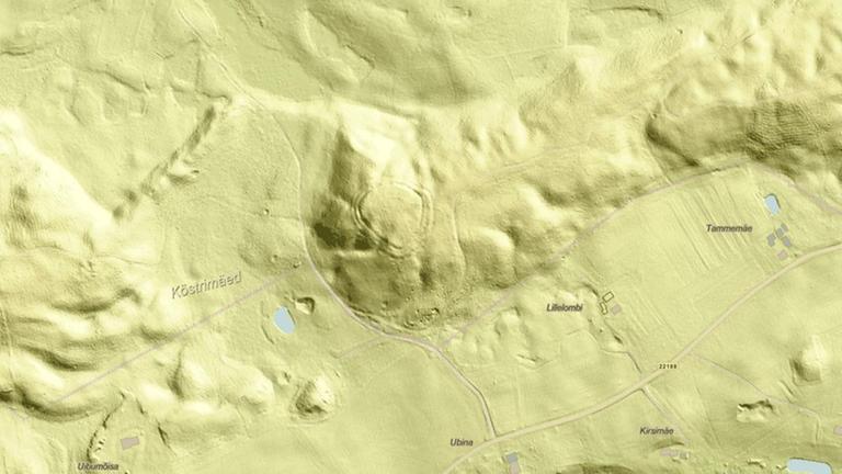 Archäologen der Universität Tartu haben auf Karten von Köstrimägi konzentrische Wälle und Gräben identifiziert, die auf den früheren Standort einer Hügelfestung hinweisen. 