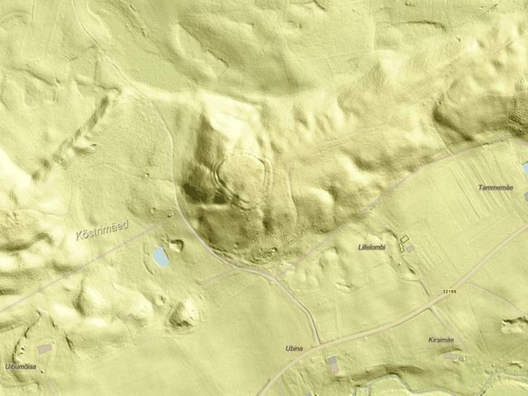 Archäologen der Universität Tartu haben auf Karten von Köstrimägi konzentrische Wälle und Gräben identifiziert, die auf den früheren Standort einer Hügelfestung hinweisen. 