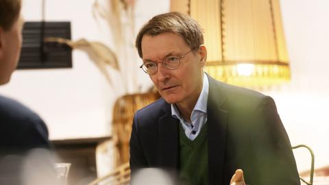 Bundesgesundheitsminister Karl Lauterbach (SPD) rechnet mit einer Mehrheit für allgemeine Corona-Impfpflicht.
