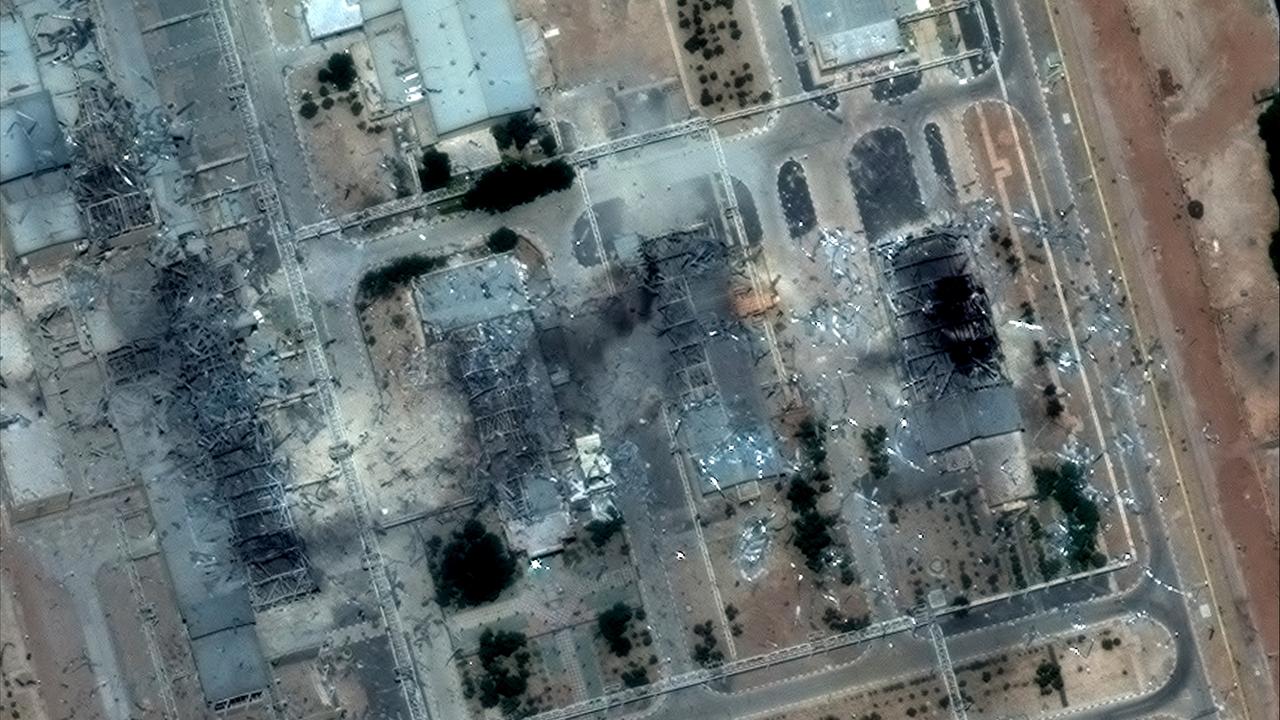 Ein Satellitenbild zeigt die Atomanlage Isfahan nach einem Angriff der US-Armee.
