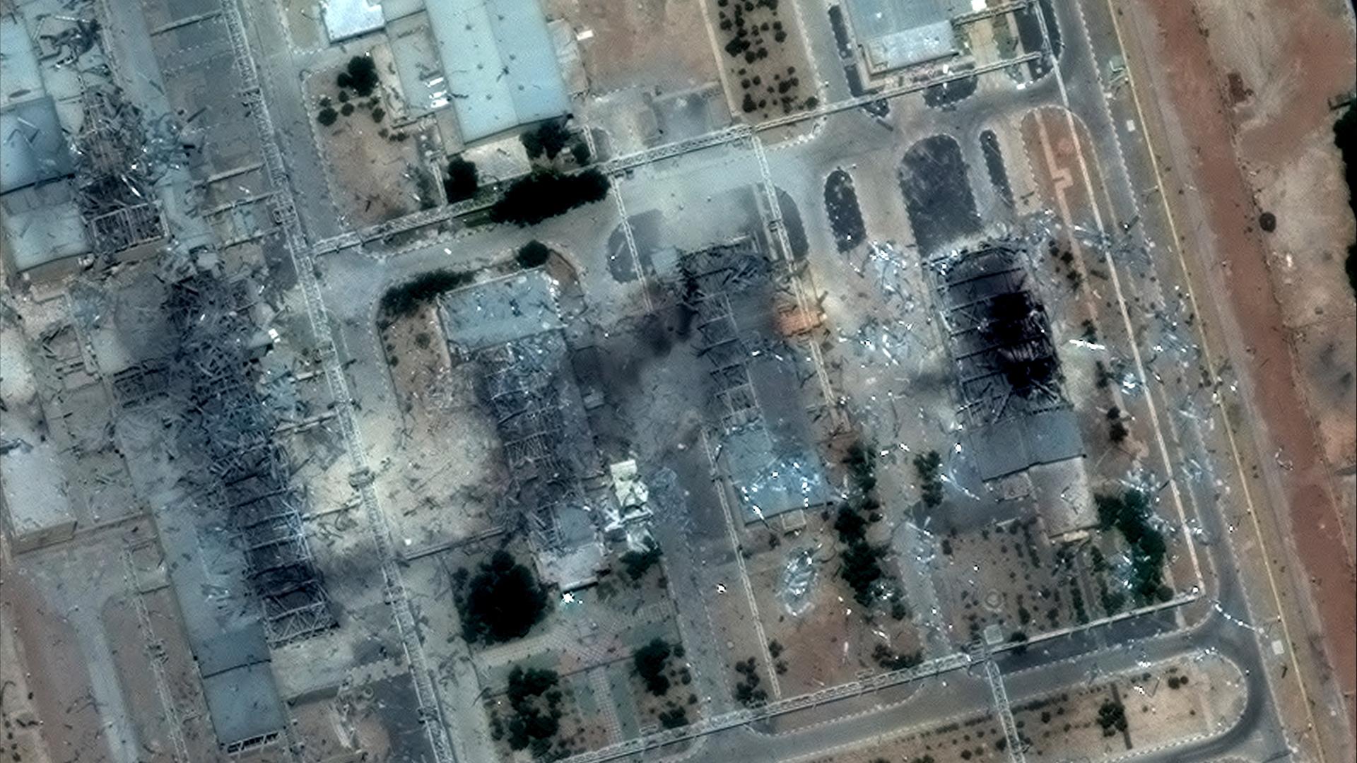 Ein Satellitenbild zeigt die Atomanlage Isfahan nach einem Angriff der US-Armee.
