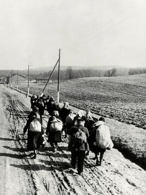 Flucht und Vertreibung 1945: Flüchtlinge in Südpommern.