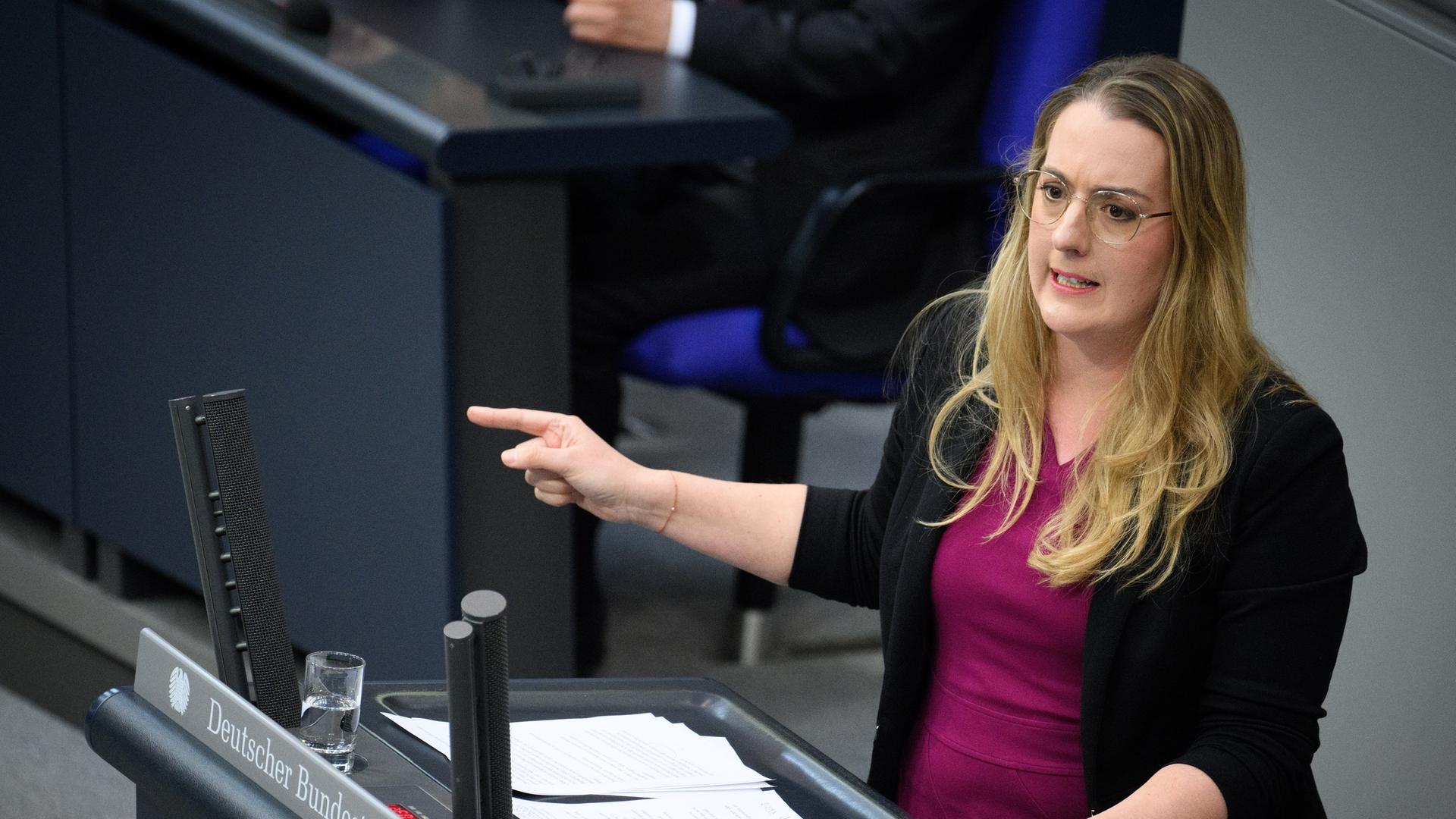 Katharina Dröge, Vorsitzende der Bundestagsfraktion von Bündnis 90/Die Grünen, spricht im Deutschen Bundestag.