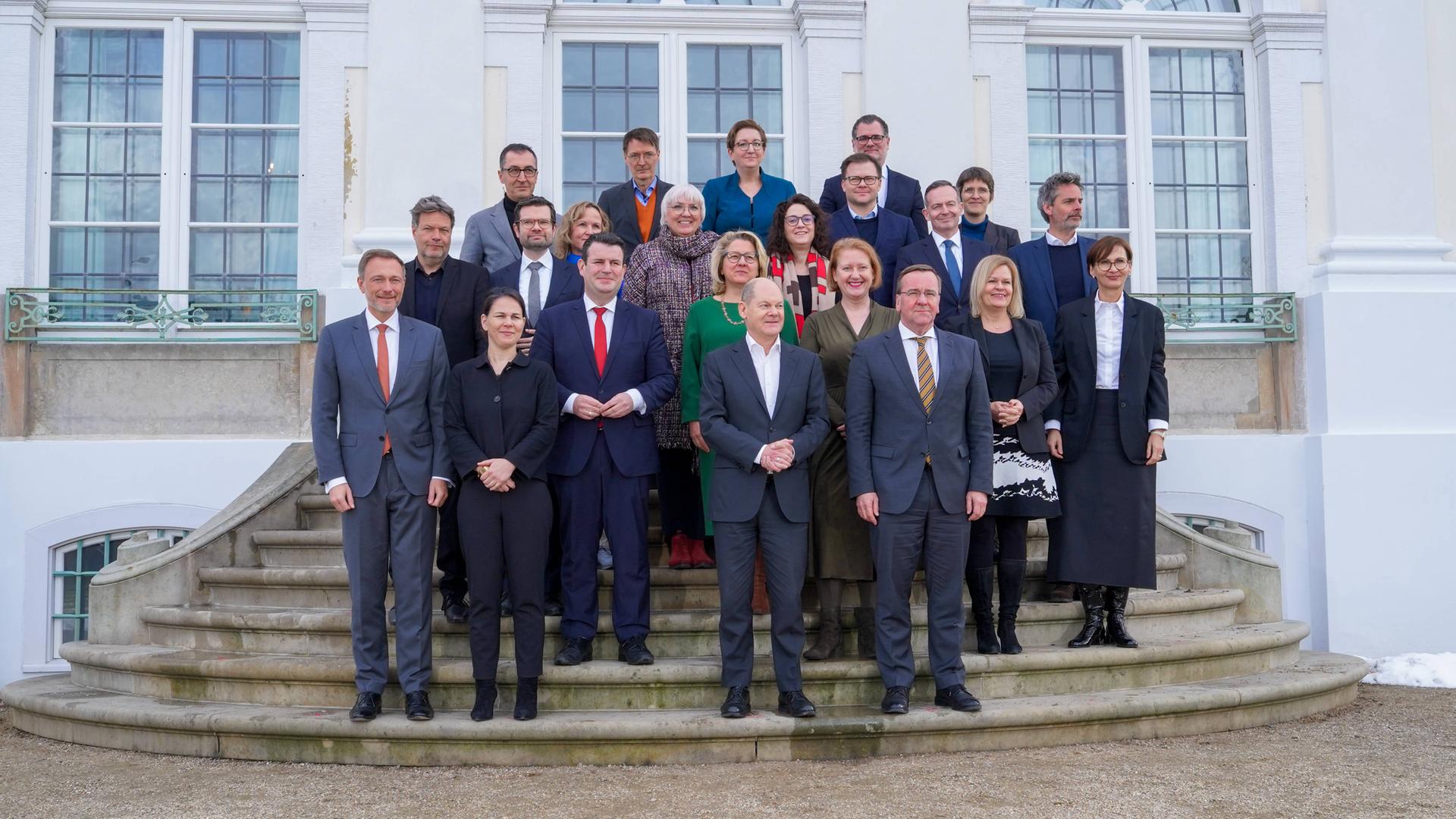 Kabinettklausur auf Schloss Meseberg: das  Kabinett von Bundeskanzler Olaf Scholz (SPD)