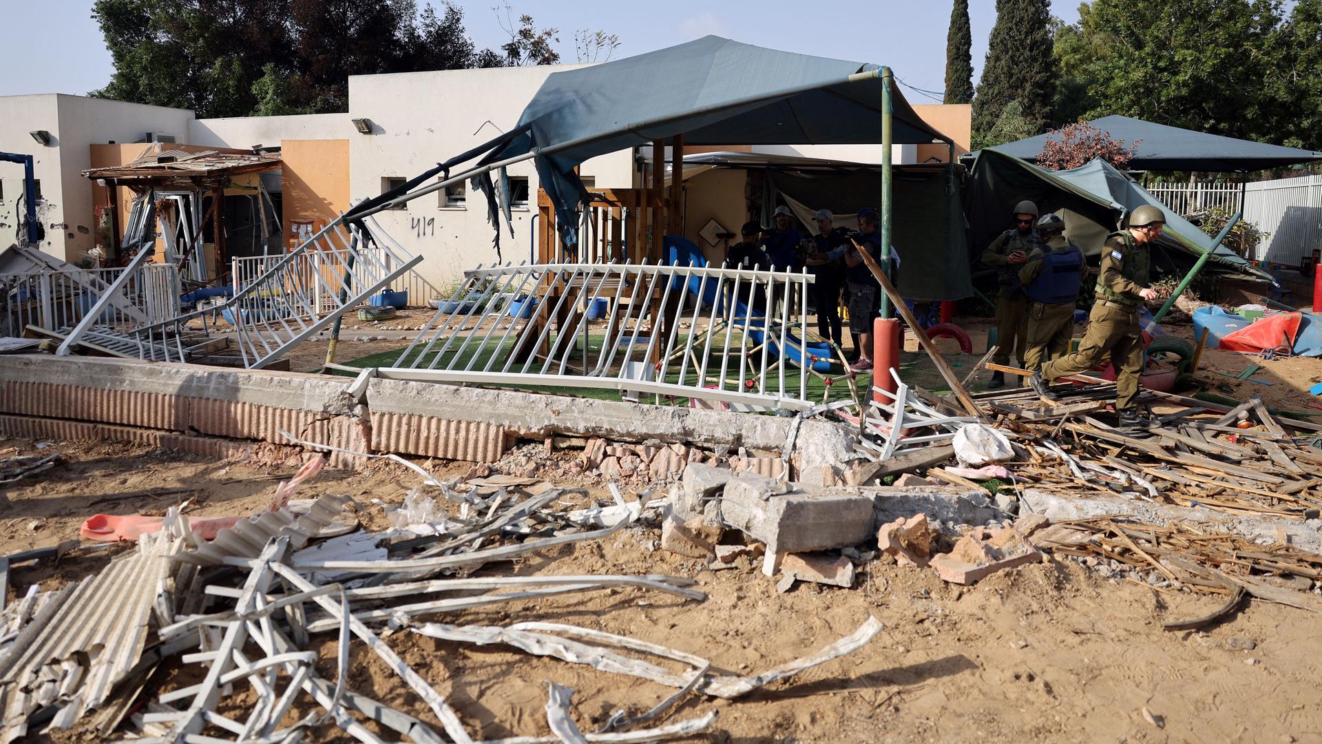 Eine zerstörte Schule an der Grenze zum Gazastreifen.