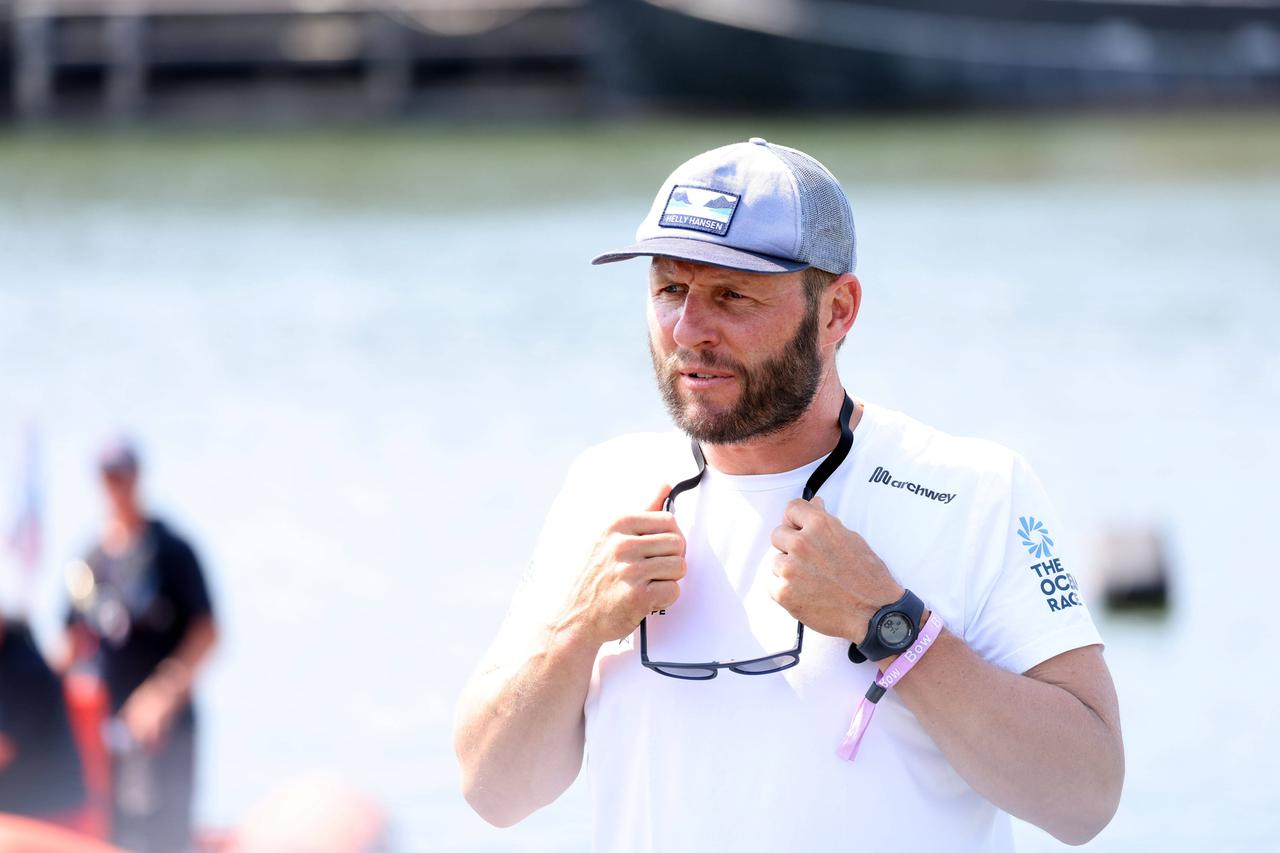 Der deutsche Skipper Robert Stanjek vom Team Guyot vor dem Start der siebten Etappe des Ocean Race. 