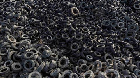 Ein Berg aus Autoreifen auf einer Müllhalde. Ein Berg aus Autoreifen auf einer Müllhalde.