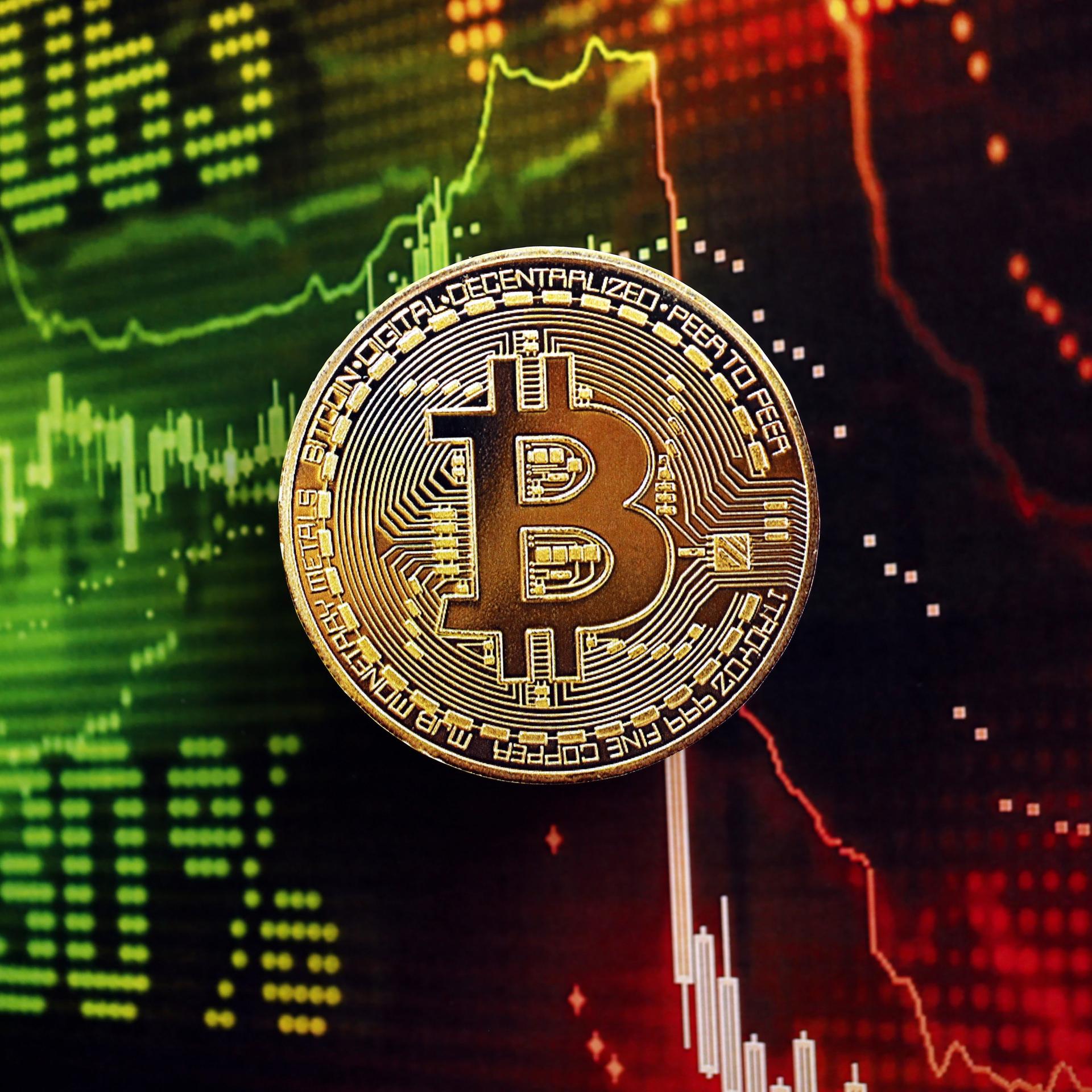 Bitcoin BTC coin on dark cryptocurrency digital trading chart in green and red colors, Bitcoin BTC coin on dark cryptocurrency digital trading chart in green and red colors close up, Bitcoin BTC coin on dark cryptocurrency digital trading chart in green and red colors close up, 22.08.2024, Copyright: xMehaniqx Panthermedia37747526.jpg Bitcoin BTC coin on dark cryptocurrency digital trading chart in green and red colors, Bitcoin BTC coin on dark cryptocurrency digital trading chart in green and red colors close up, Bitcoin BTC coin on dark cryptocurrency digital trading chart in green and red colors close up, 22.08.2024, Copyright: xMehaniqx Panthermedia37747526.jpg