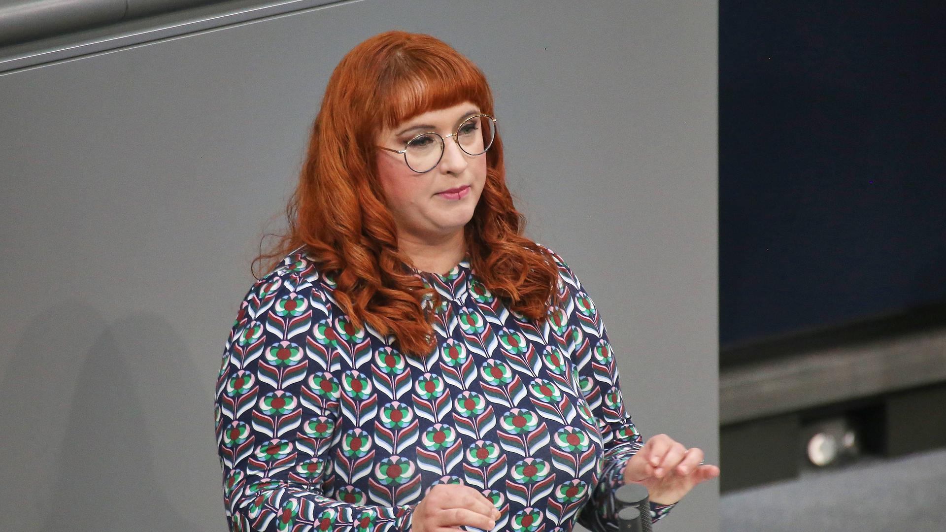 Agnieszka Brugger, Grüne, am Rednerpult bei der 9. Bundestagssitzung am 4. Juni 2025 Agnieszka Brugger, Grüne, am Rednerpult bei der 9. Bundestagssitzung am 4. Juni 2025