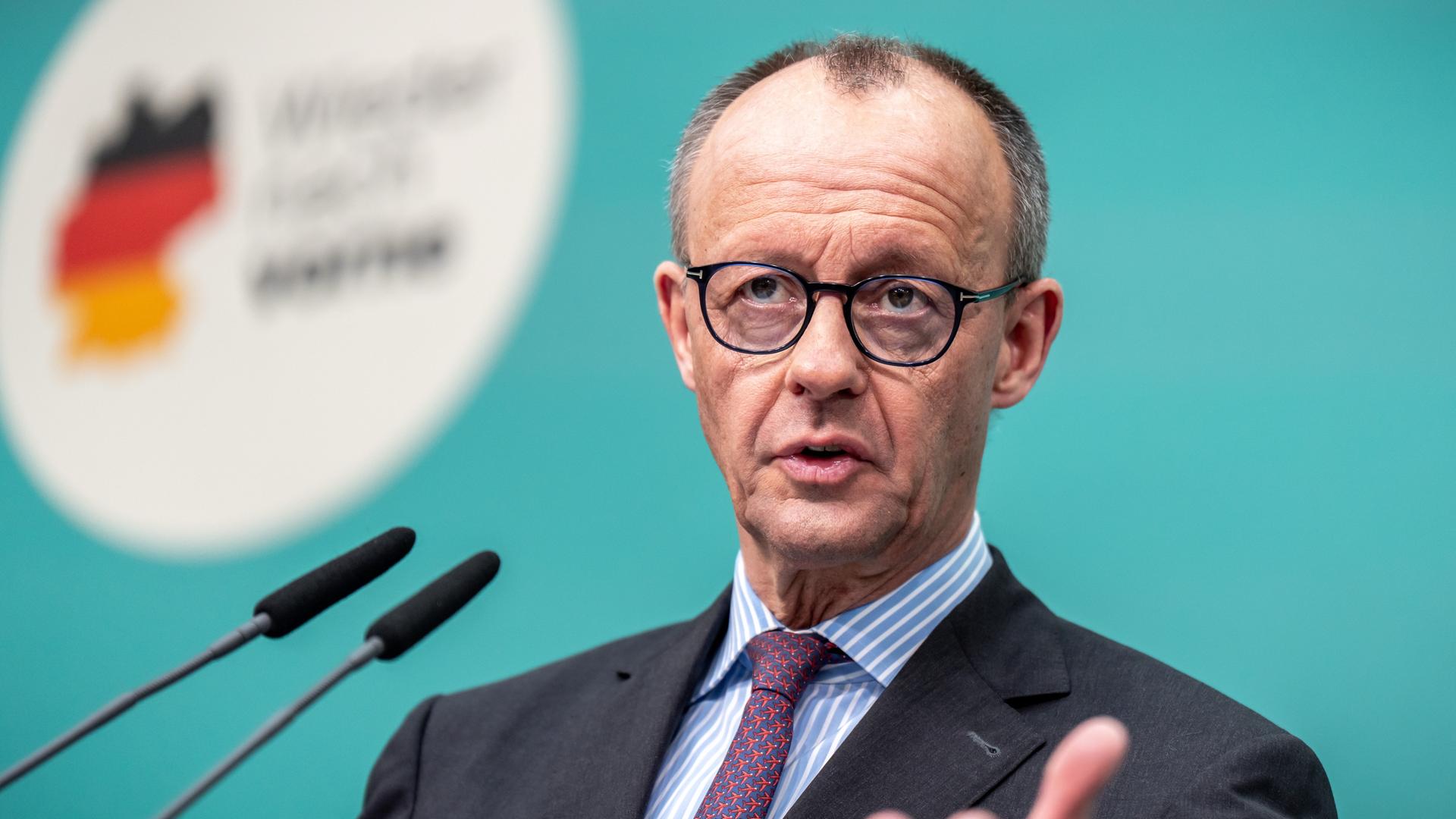 Friedrich Merz, Unions-Kanzlerkandidat und CDU-Bundesvorsitzender, nimmt an der Pressekonferenz nach der Sitzung des CDU Bundesvorstands teil. 