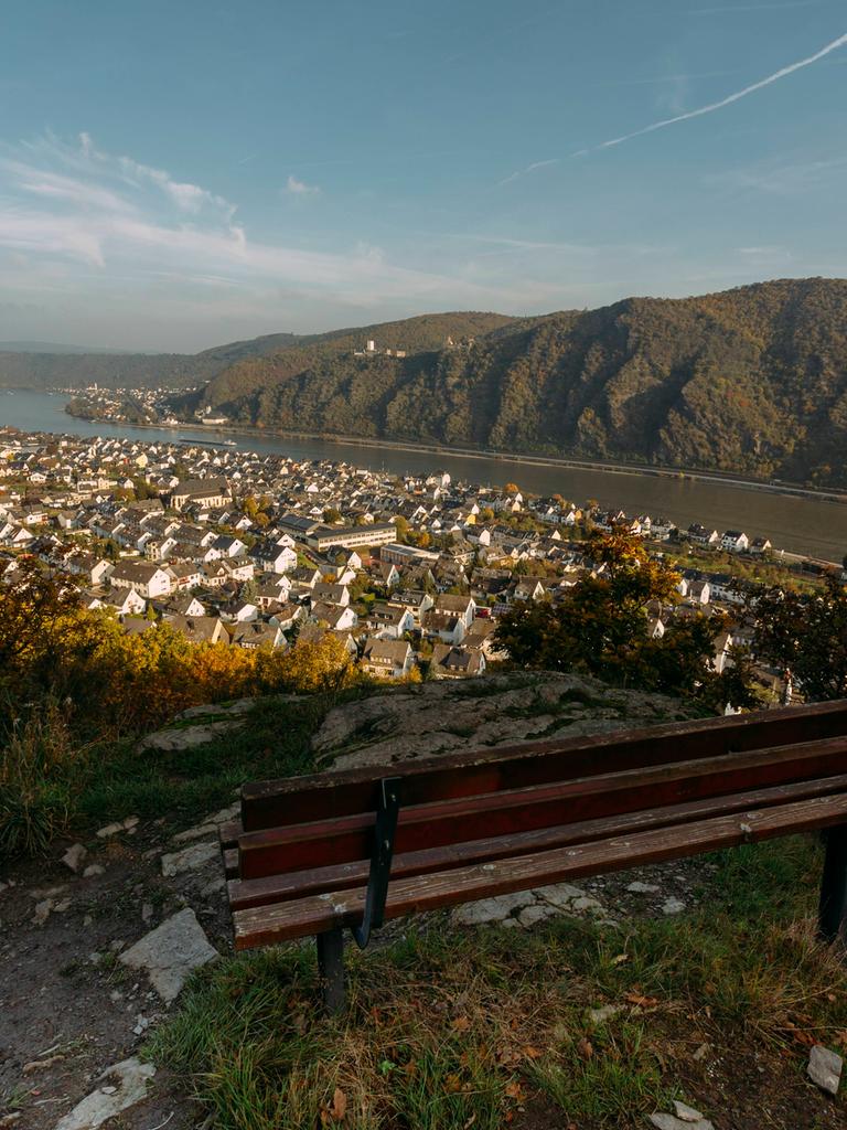 Blick auf Bad Salzig (Rheinland-Pfalz) und den Rhein Blick auf Bad Salzig (Rheinland-Pfalz) und den Rhein