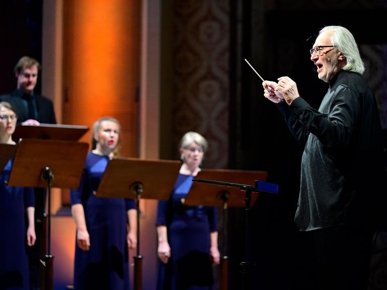 Choirmaster Tonu Kaljuste, right, and the Estonian Philharmonic Chamber Choir perform at the concert as part of the Prague Spring International Music Festival on 19 May 2025, Prague, Czech Republic. The programme included works by Estonian composer Arvo Part on the occasion of his 90th birthday. (CTK Photo/Roman Vondrous)