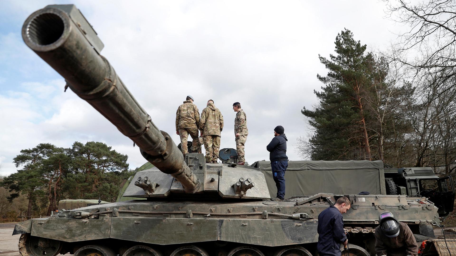 Ein Panzer vom Typ "Challenger 2" der britischen Streitkräfte.