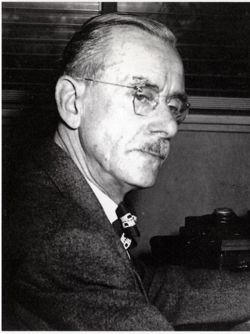 Thomas Mann am Schreibtisch