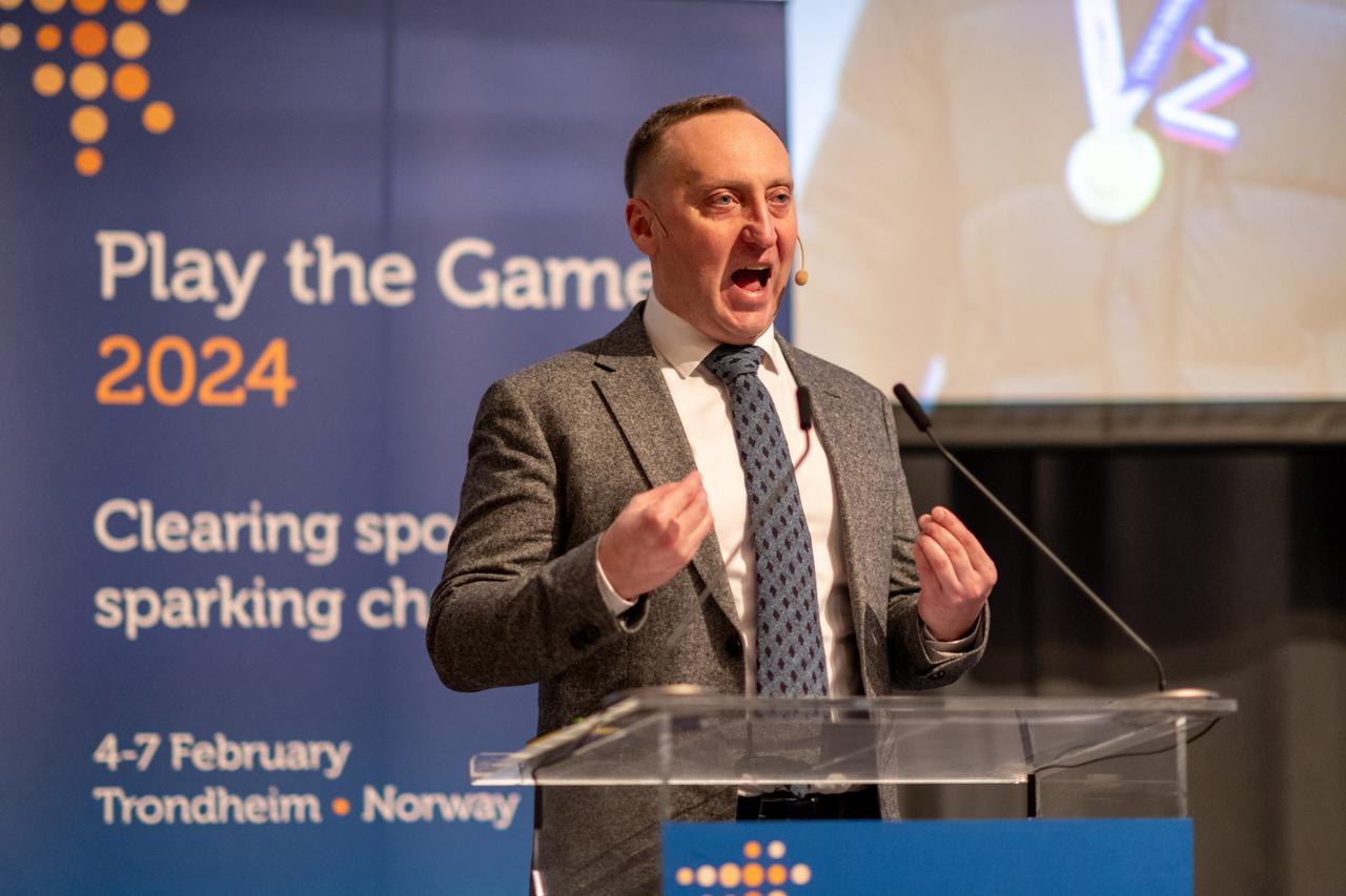 Andrey Chesnokov, stellvertretender ukrainischer Sportminister, spricht bei der "Play the Game"-Konferenz in Trondheim, Norwegen.
