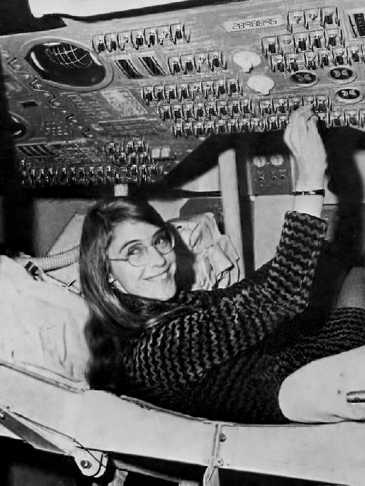 Margaret Hamilton, Leiterin der Softwareentwicklungsabteilung für die Apollo-Mission.