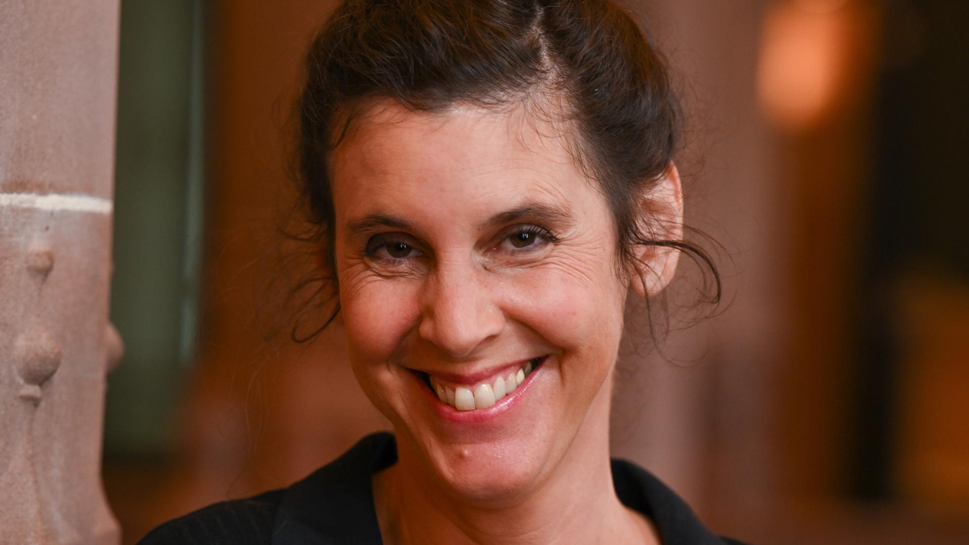 Die Autorin Daniela Dröscher («Lügen über meine Mutter») nimmt an der Verleihung des Deutschen Buchpreises 2022 im Frankfurter Römer teil. Ausgezeichnet wird der beste deutschsprachige Roman. Der Preis ist mit insgesamt 37.500 Euro dotiert. Die Autorin Daniela Dröscher («Lügen über meine Mutter») nimmt an der Verleihung des Deutschen Buchpreises 2022 im Frankfurter Römer teil. Ausgezeichnet wird der beste deutschsprachige Roman. Der Preis ist mit insgesamt 37.500 Euro dotiert.