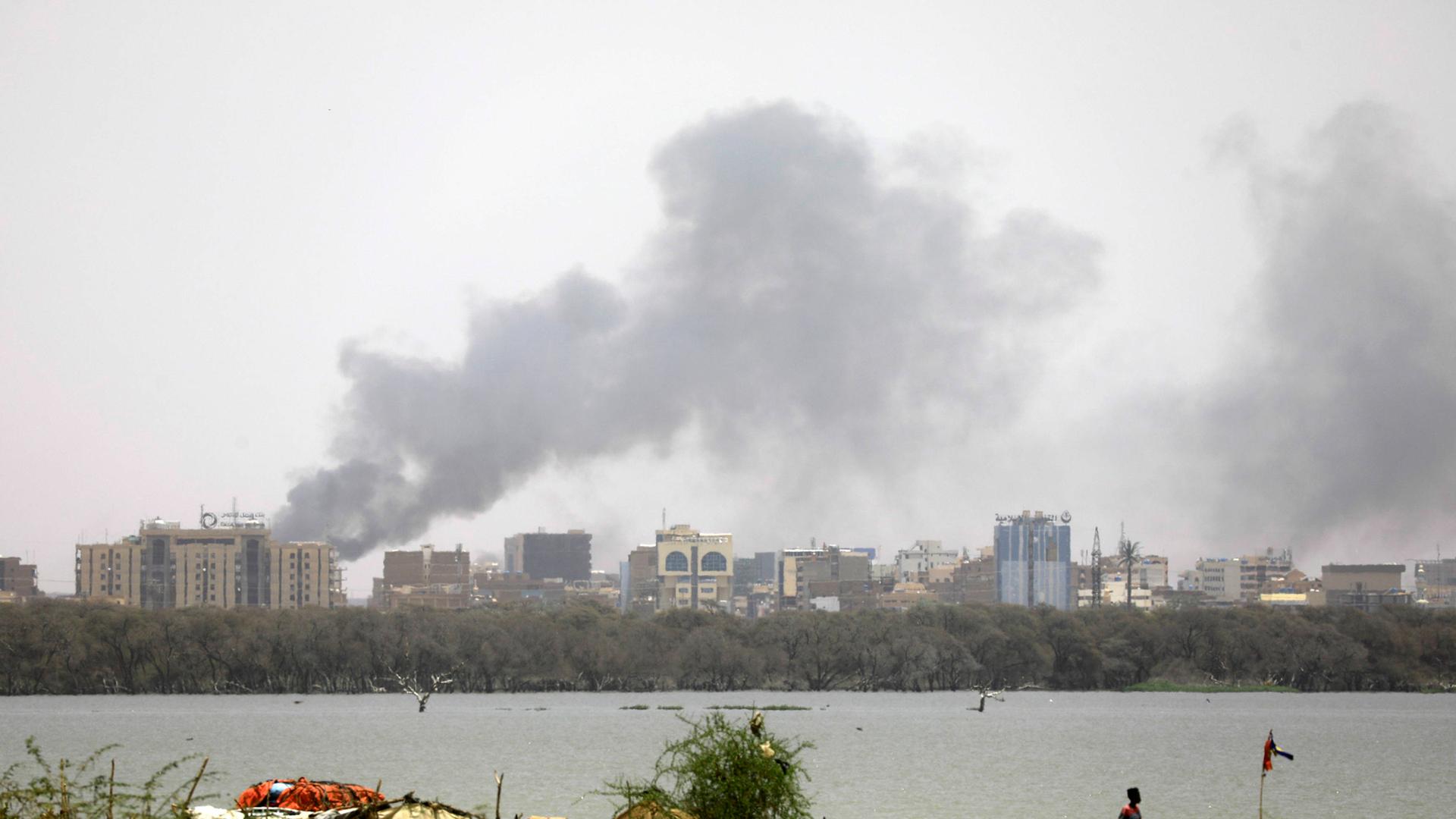 Rauch über der sudanesischen Hauptstadt Khartum.