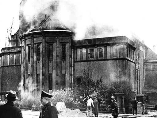 Zerstörungen der Reichsprogromnacht: Wie in vielen Städten in Deutschland und Österreich brannte auch im bayerischen Bamberg Anfang November 1938 die Synagoge