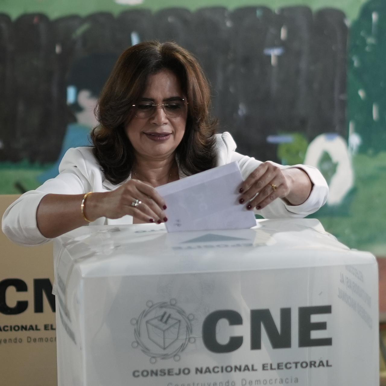 Zentralamerika - Präsidentenwahl in Honduras beendet - Einflussversuch Trumps