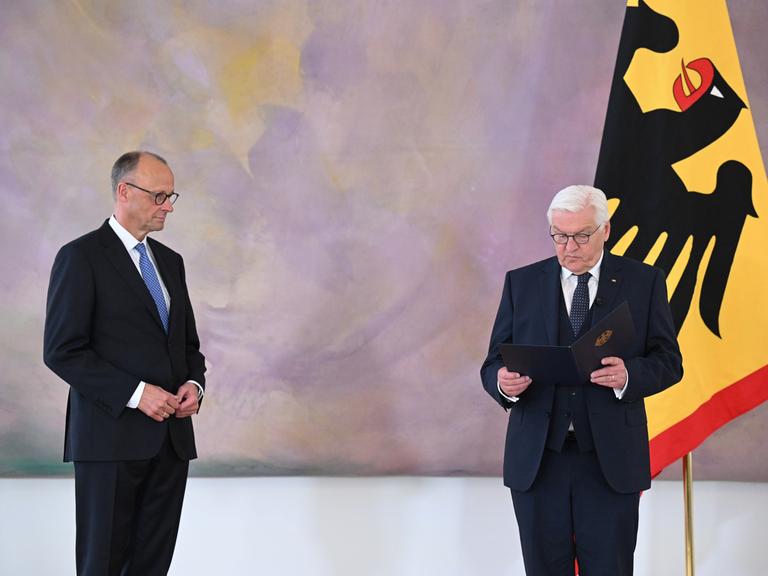 Bundespräsident Steinmeier ernennt Friedrich Merz zum Bundeskanzler.