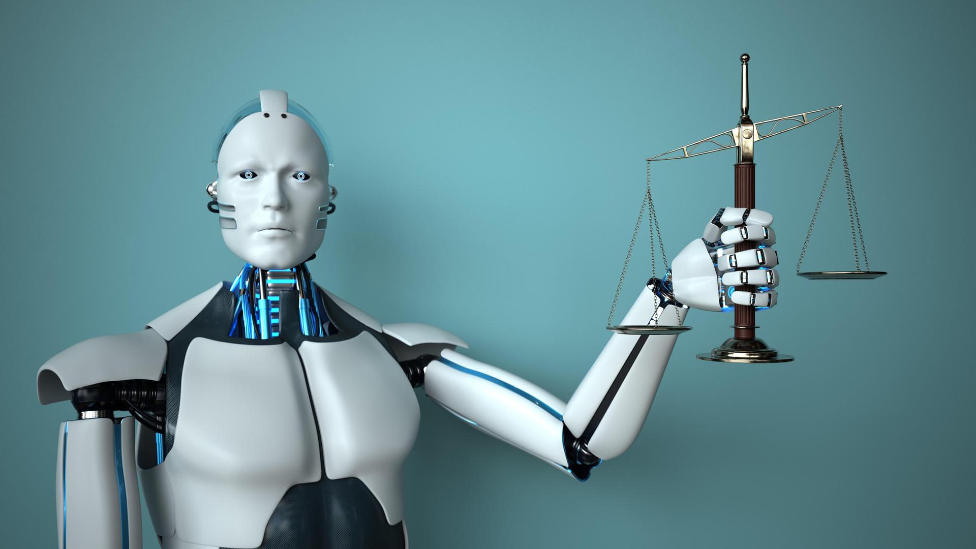 Ein weißer humanoider Roboter hält die Waage der Gerechtigkeit in der leicht erhobenen linken Hand.