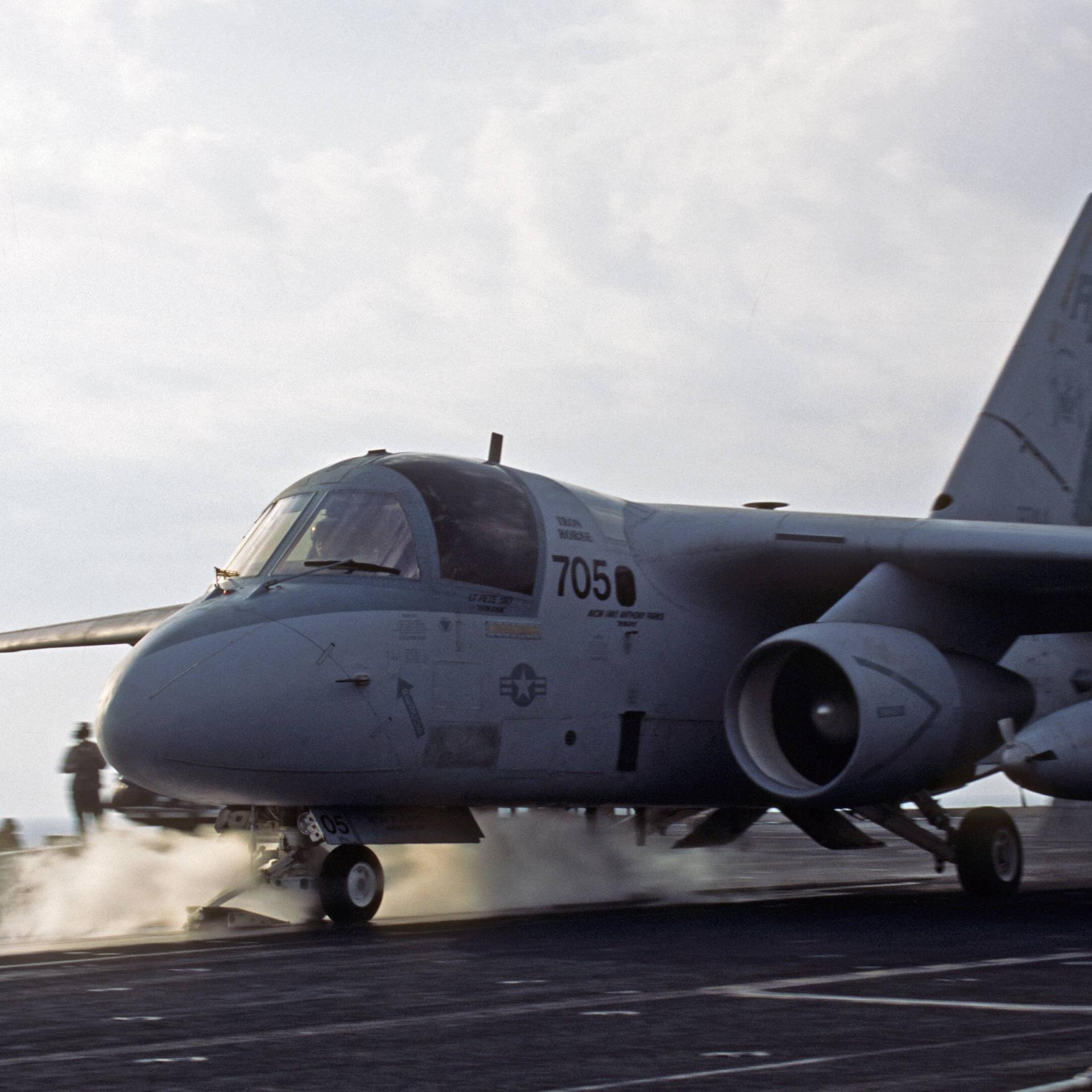 Eine S-3B Viking der VS-32 Maulers beim Katapultstart vom Flugzeugträger USS Enterprise (CVN-65) im Persischen Golf im Jahr 2004
