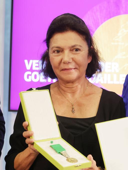 Die Präsidentin des Goethe-Instituts, Gesche Joost, mit der Ehefrau des inhaftierten türkischen Kulturförderers Osman Kavala, Ayse Bugra (links)