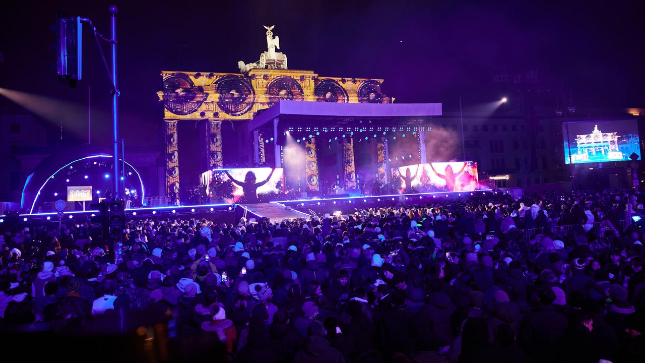 Silvesterparty am Brandenburger Tor - Berlin begrüßt mit einem ...