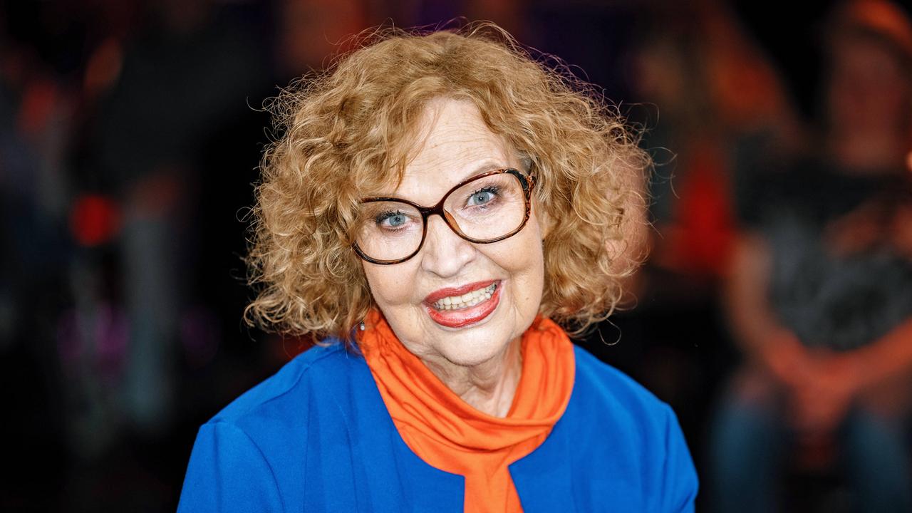 Urte Blankenstein alias Puppendoktor Pille anläßlich der Aufzeichnung der MDR - Talkshow Riverboat am 02.02.2024 in der Mediacity Leipzig. 