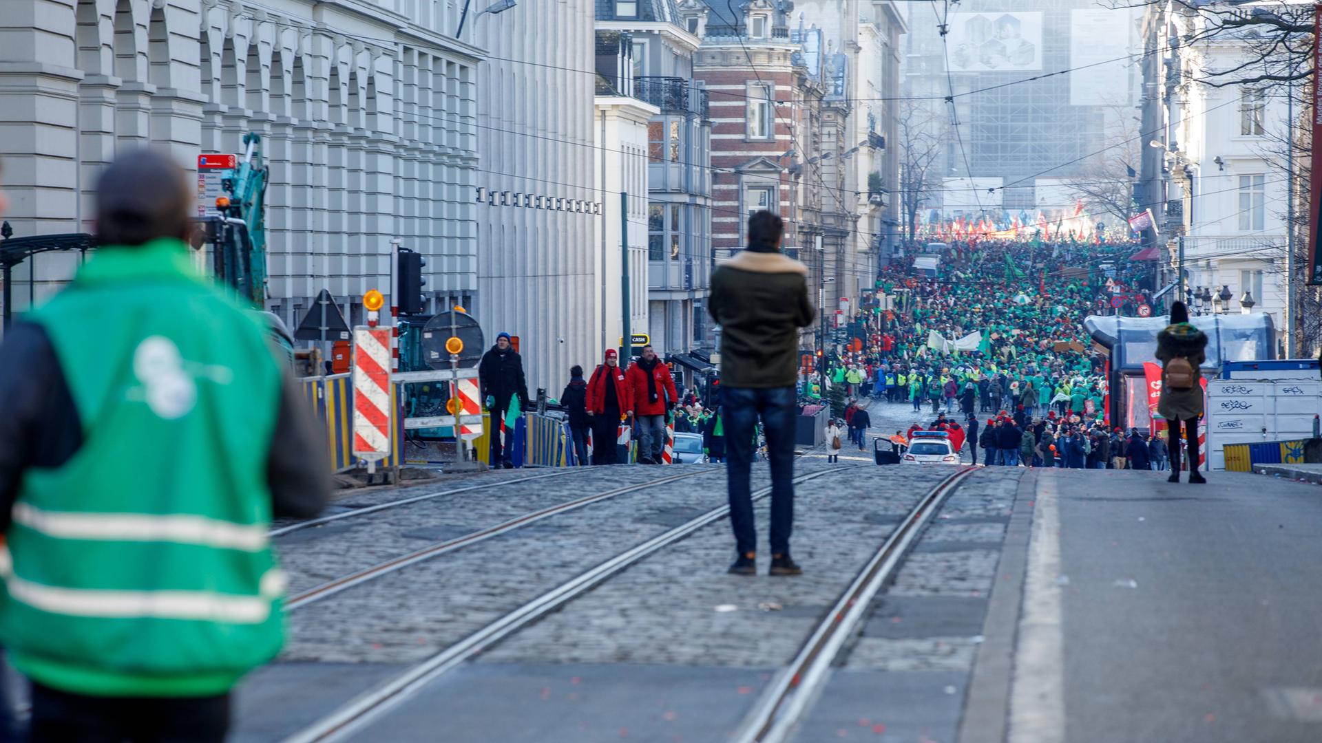 Demonstration in Brüssel. Diese ist Teil eines bundesweiten Aktionstages, um gegen die geplante Rentenreform bei den laufenden Koalitionsverhandlungen in Belgien zu protestieren. 